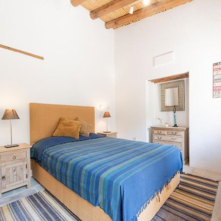 The Carob Tree Villa - Rustic Luxury Home With Access To Pool And Restaurant Larnaca Zewnętrze zdjęcie