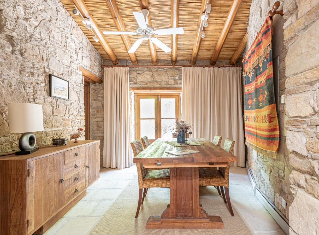 The Carob Tree Villa - Rustic Luxury Home With Access To Pool And Restaurant Larnaca Zewnętrze zdjęcie
