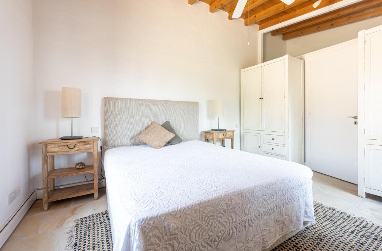 The Carob Tree Villa - Rustic Luxury Home With Access To Pool And Restaurant Larnaca Zewnętrze zdjęcie