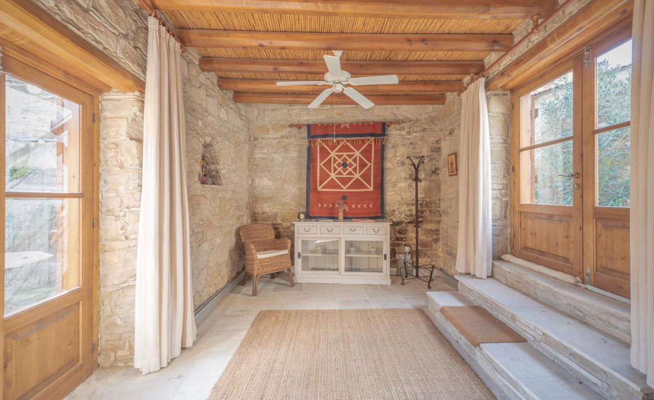 The Carob Tree Villa - Rustic Luxury Home With Access To Pool And Restaurant Larnaca Zewnętrze zdjęcie